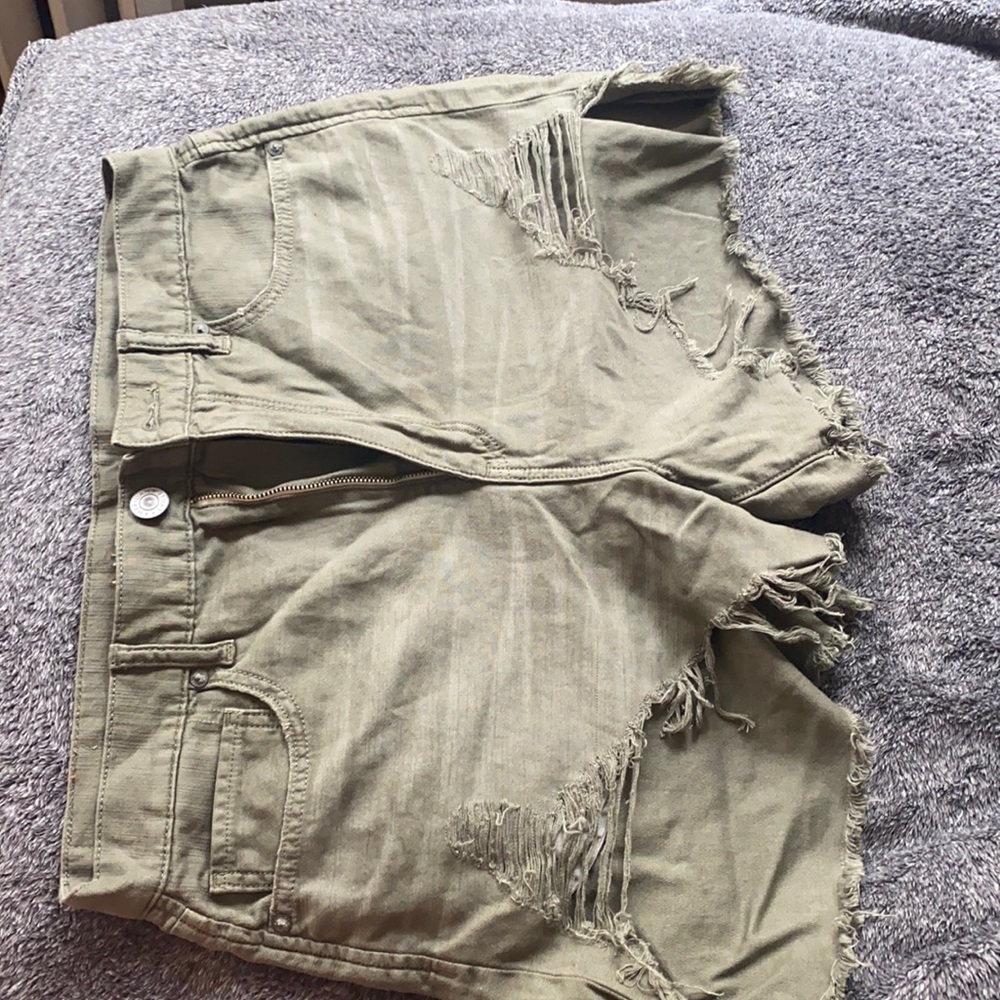 American eagle highest rise mom shorts (tagged ripped off never used)
